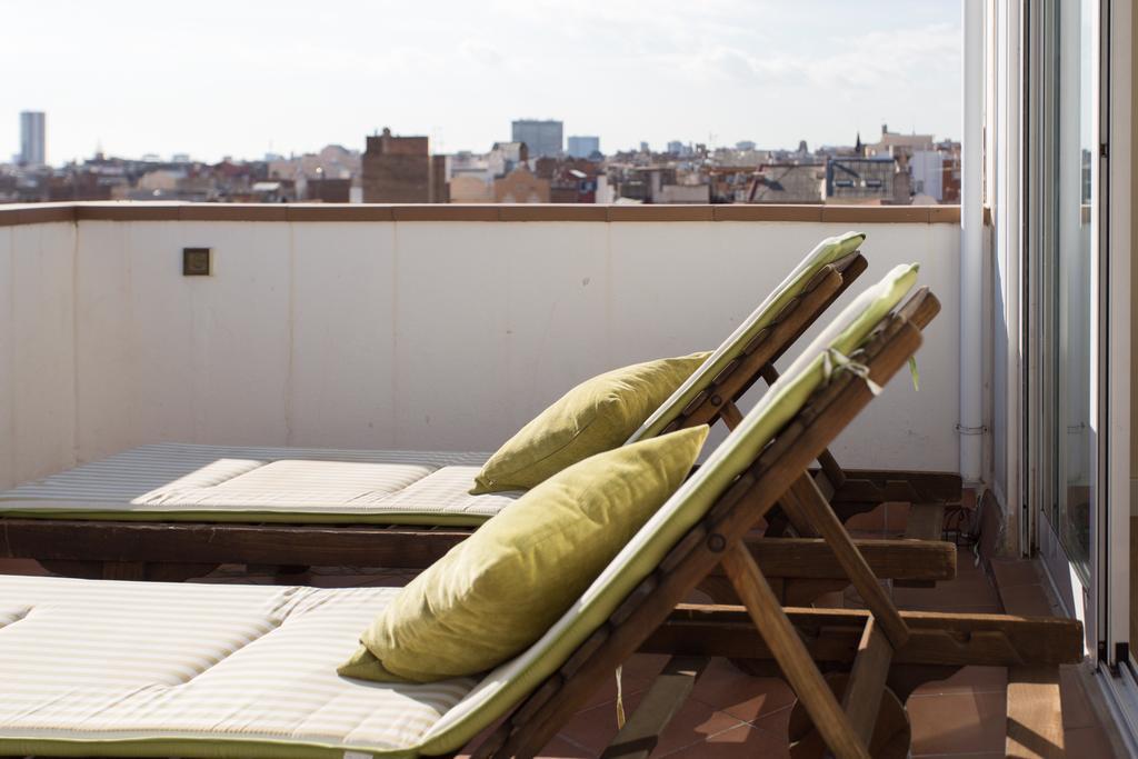 ברצלונה Gaudi Views Apartment מראה חיצוני תמונה