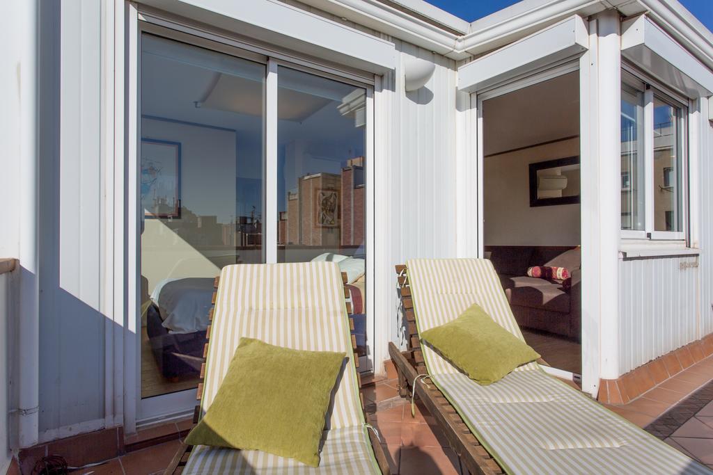 ברצלונה Gaudi Views Apartment מראה חיצוני תמונה