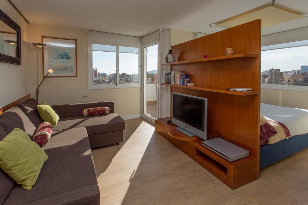 ברצלונה Gaudi Views Apartment מראה חיצוני תמונה
