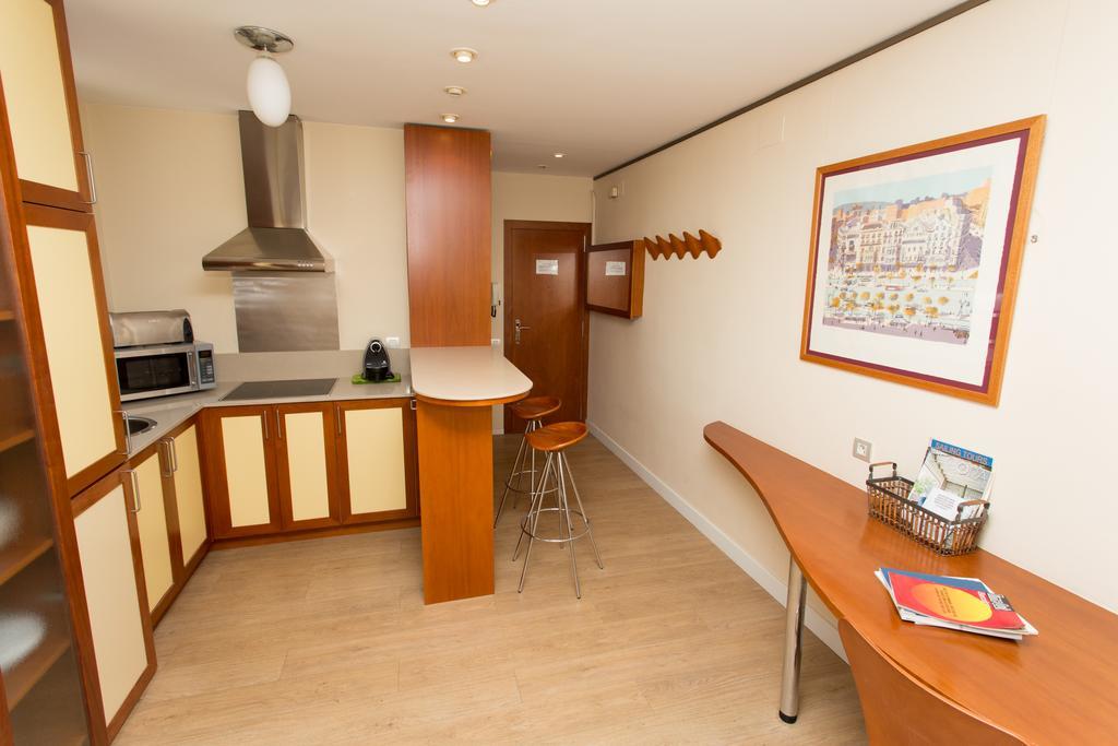 ברצלונה Gaudi Views Apartment מראה חיצוני תמונה